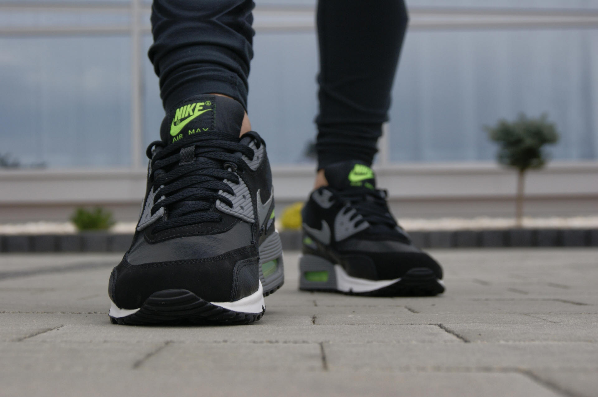 Спортивная обувь оптом Nike Adidas кроссовки интернет-магазин